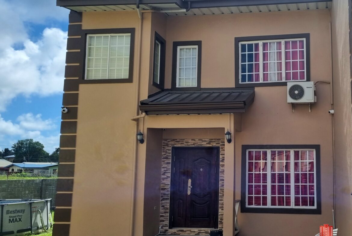 Cen-Trin Real Estate Management Services Limited - Chic 3-Bed Oasis Greens Townhouse! Secure & Convenient